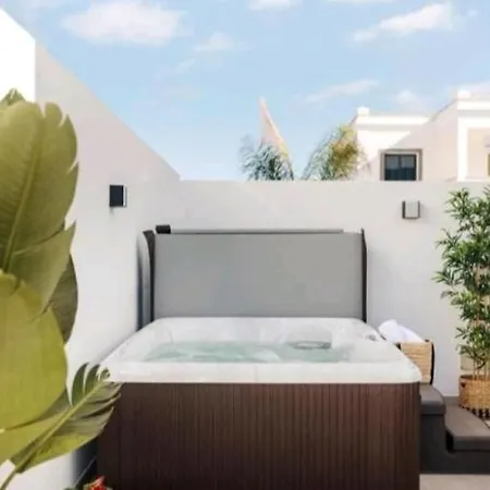 Villa Palmera1 *